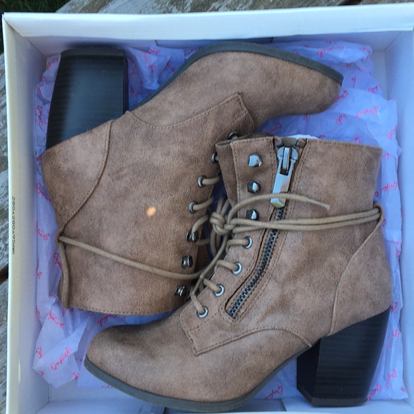 qupid lace up booties